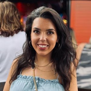 Meet your Posher, Demi